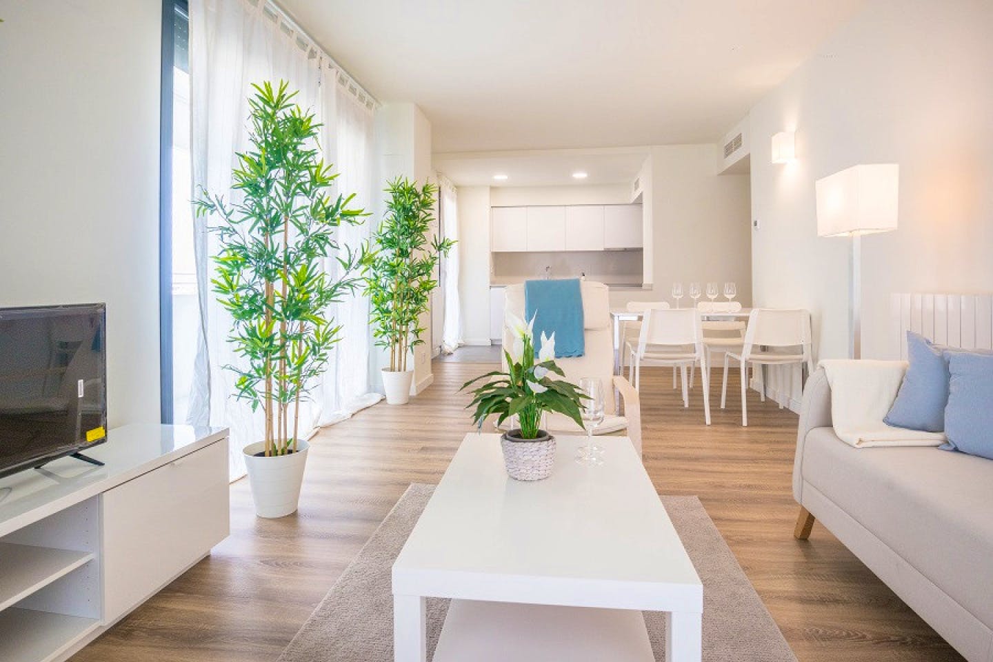 Vibrant apartment near the Gran Via Mall