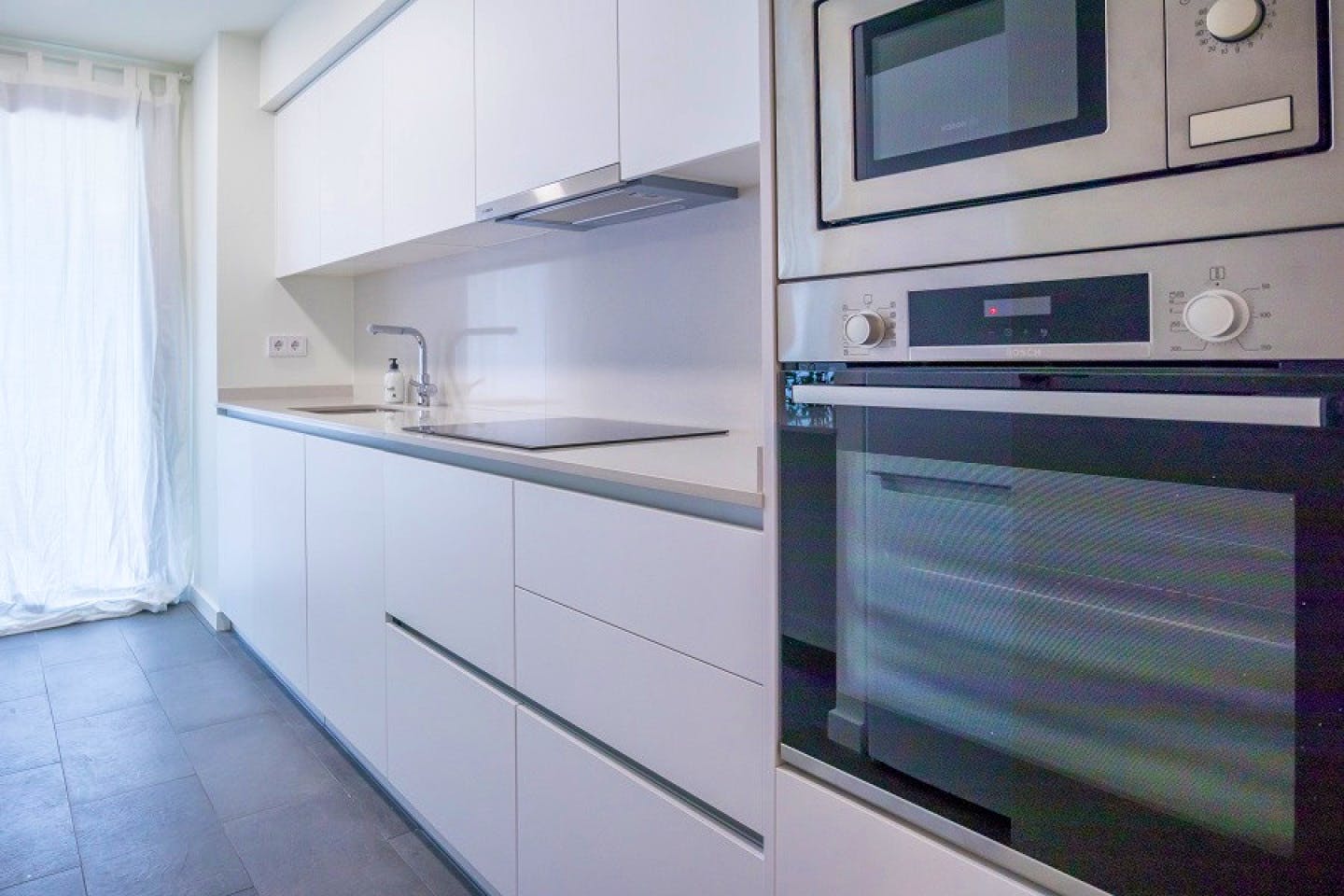 Vibrant apartment near the Gran Via Mall