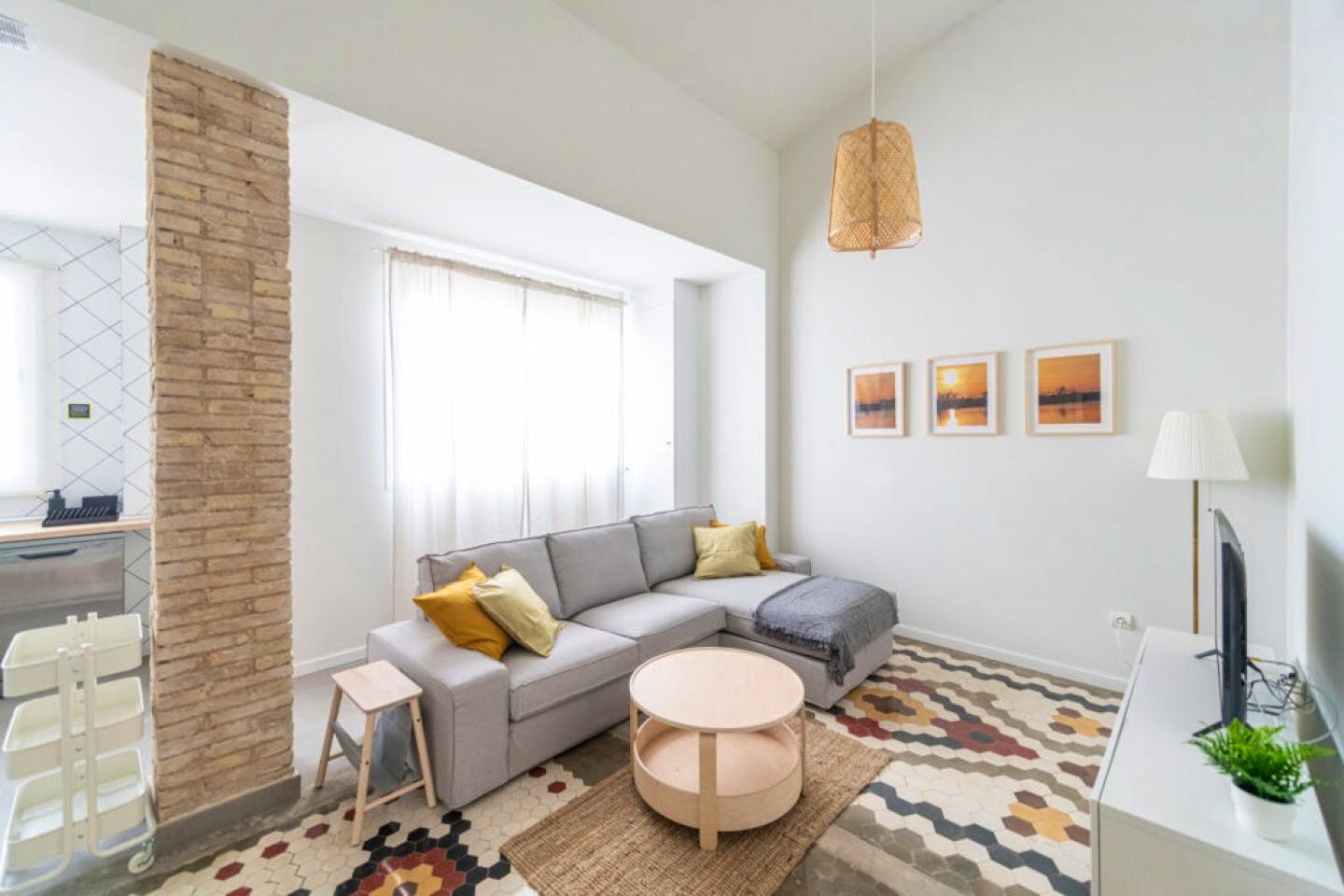 Renovated Stunning Complex w/ Workspaces + Terrace