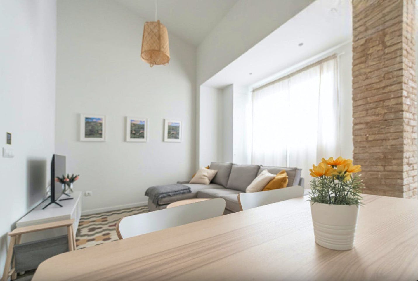 Renovated Stunning Complex w/ Workspaces + Terrace