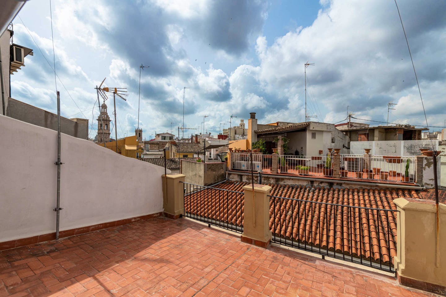 Gorgeous apartment near Central Market