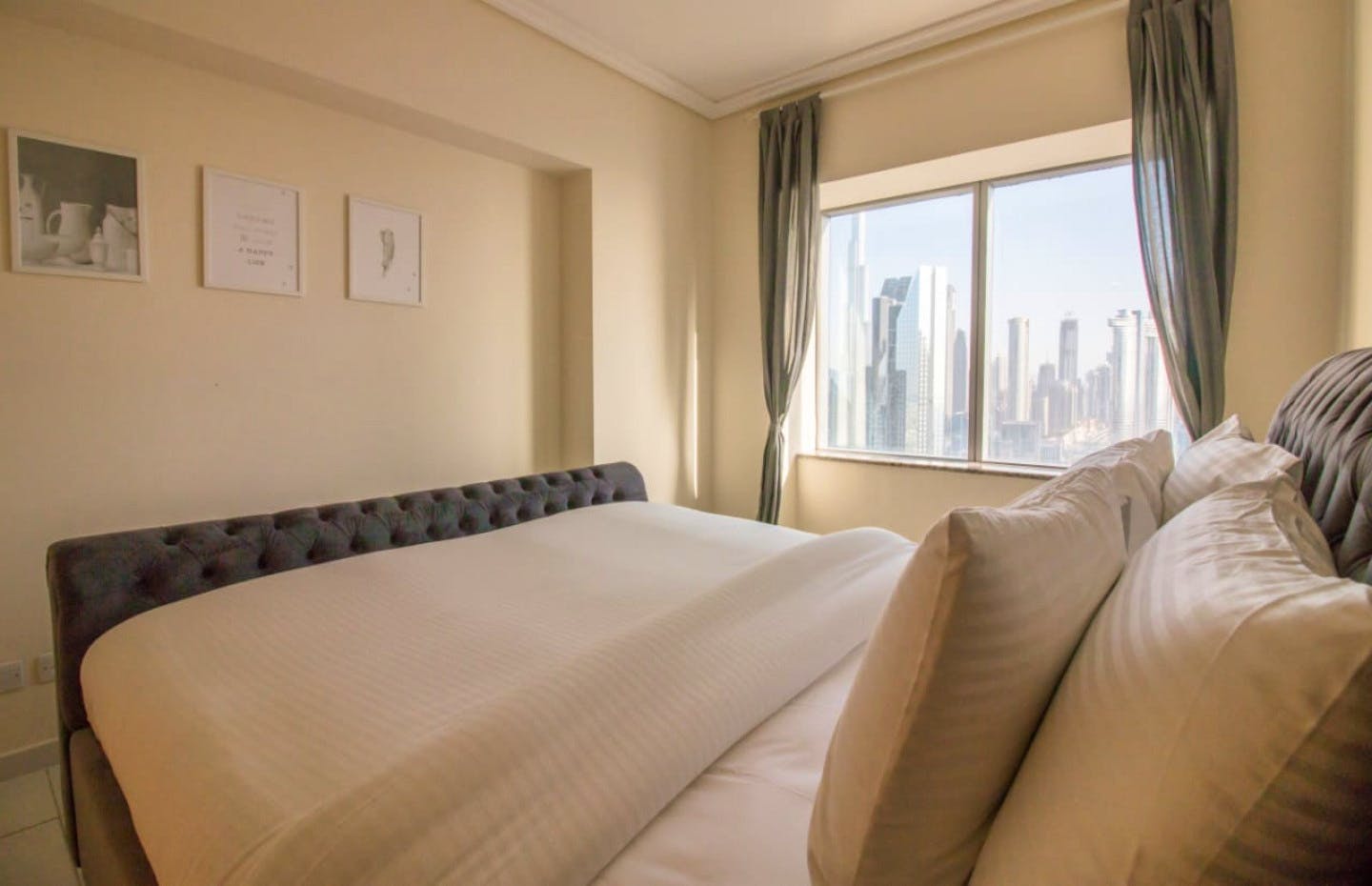 exquisite-3-bedroom-apartment-near-financial-centre-metro-station