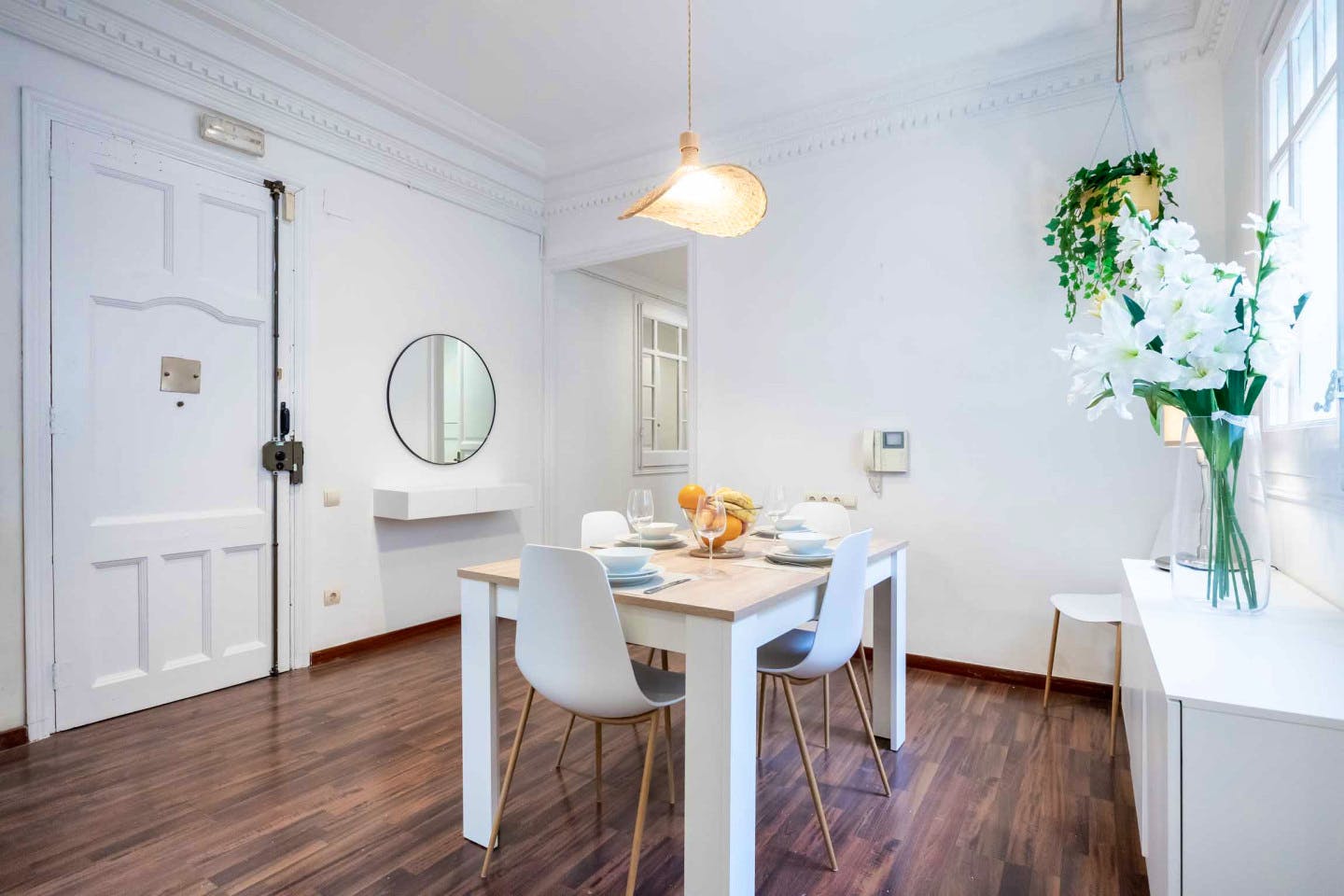Stunning apartment near Mercat Galvany Market