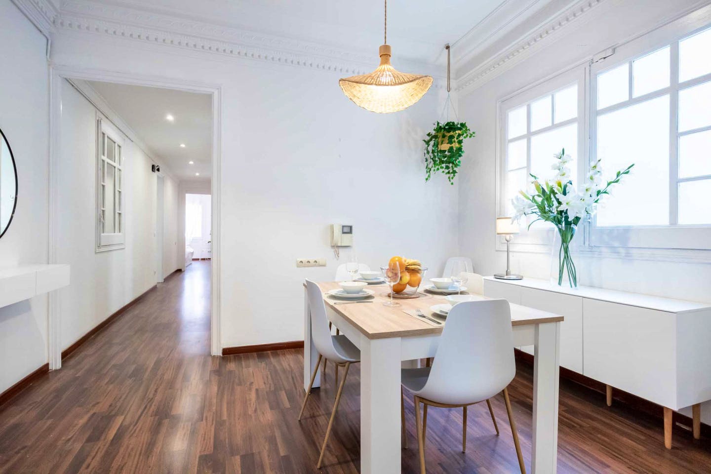 Stunning apartment near Mercat Galvany Market