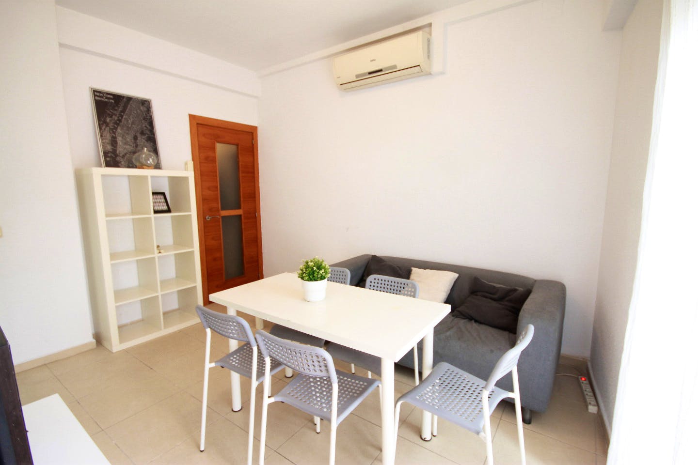 Cozy apartment near Polideportivo La Sagi