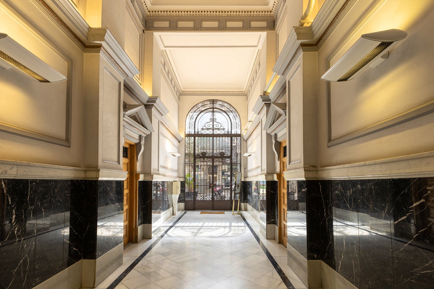Stylish apartment near Mercat Galvany