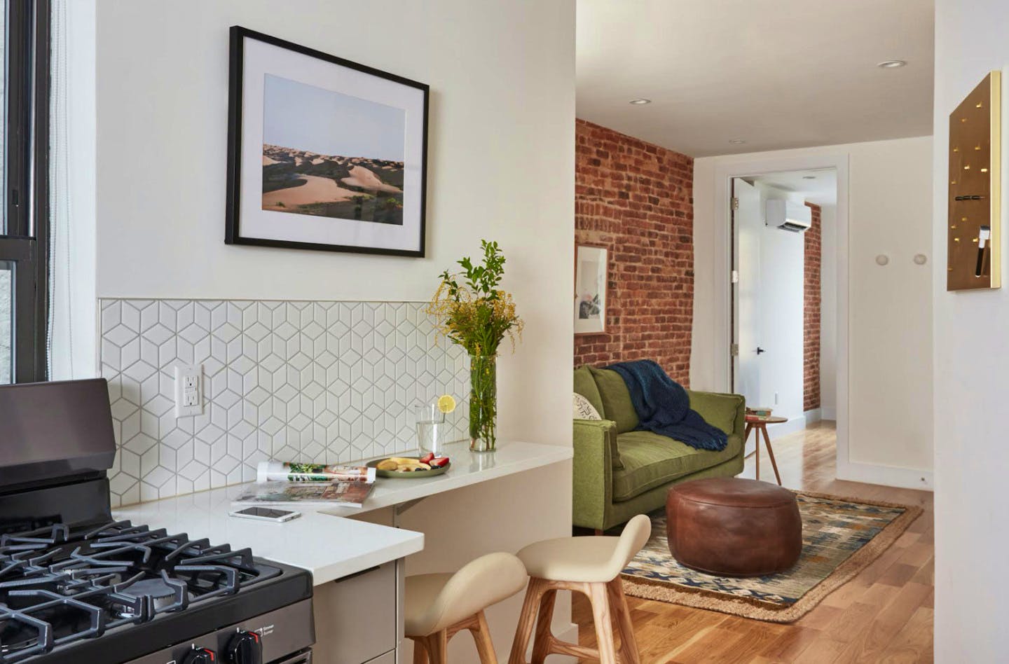 Stunning Elegant Apt. w/ BBQ near Forest Av Metro Station