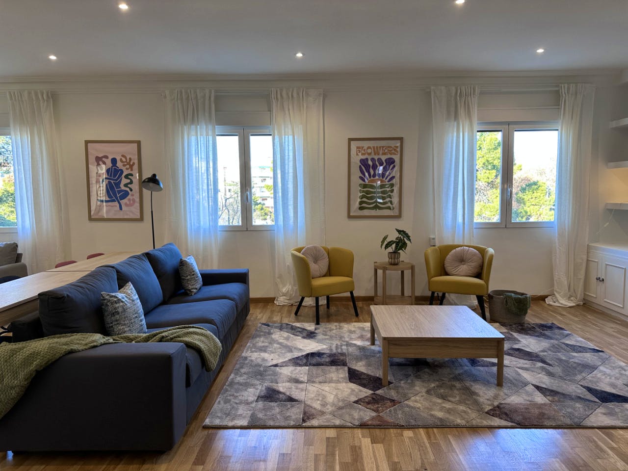 Spacious 5-Bedroom Coliving Apartment in Vibrant Ciudad Lineal, Madrid