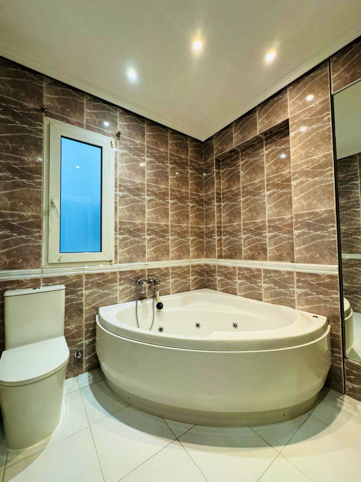 Stylish Coliving Room in Chamberí with Great Transport Links and Amenities