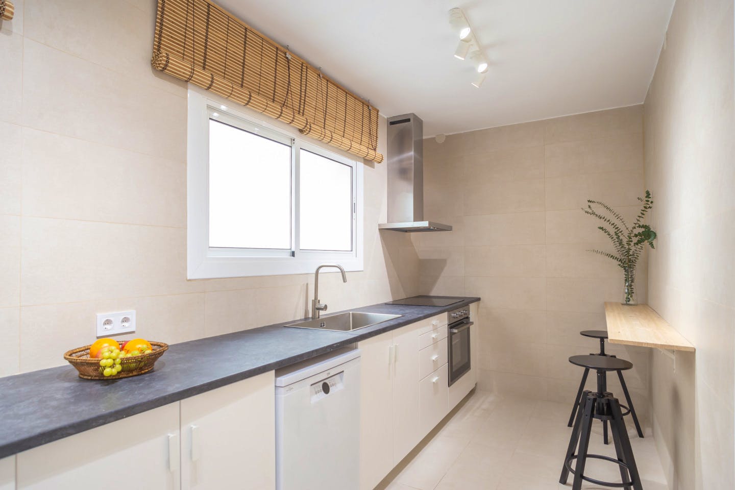 Elegant Coliving Space in Prime Sant Gervasi with Scenic Surroundings