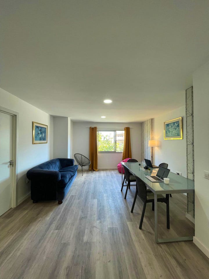 Vibrant Coliving Space for Digital Nomads in Authentic La Isleta