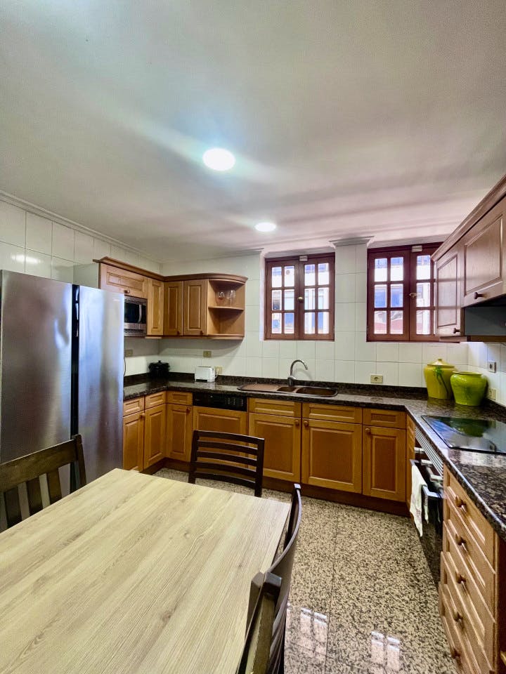 Spacious Coliving Oasis for Nomads in Lively Santa Catalina