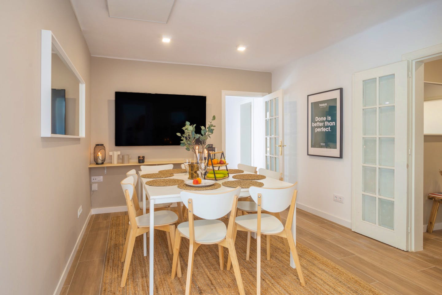 Stylish Coliving in Prime Sants-Montjuïc with Modern Amenities and Cultural Richness