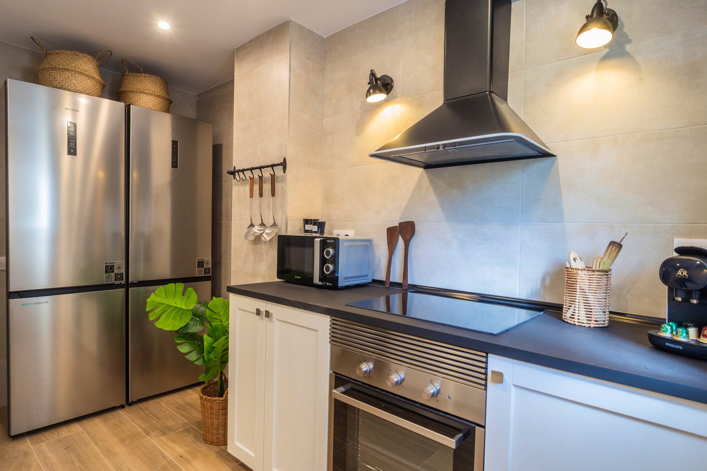 Stylish Coliving in Prime Sants-Montjuïc with Modern Amenities and Cultural Richness