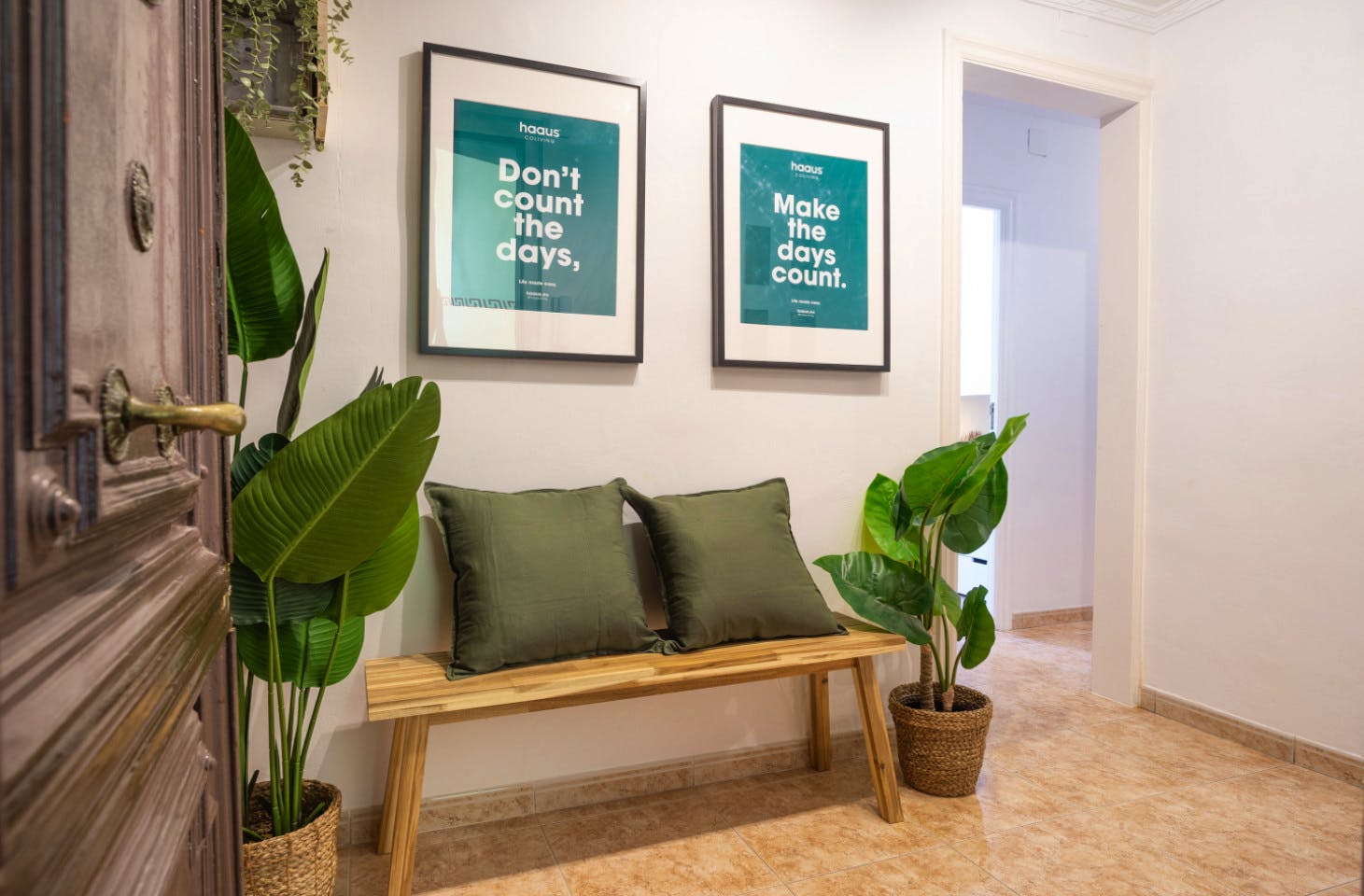 Chic Coliving Apartment in Prime L'Eixample, Steps from Culture and Cuisine