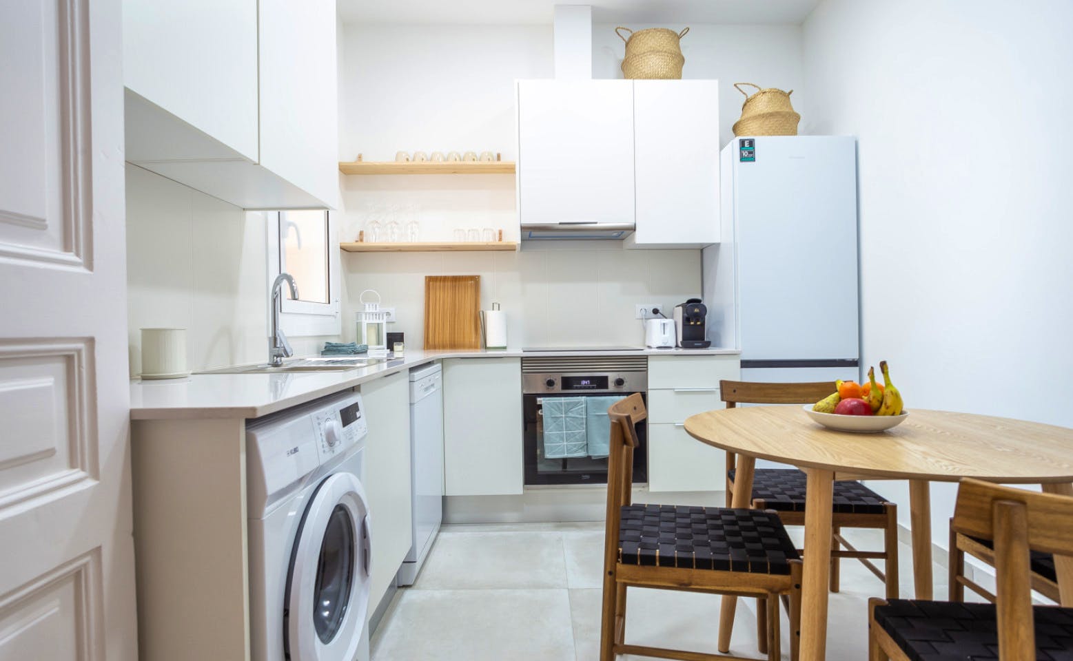Modern Coliving Oasis with Vintage Charm in Authentic Sant Andreu