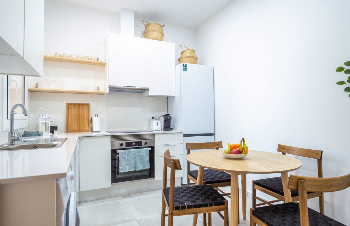 Modern Coliving Oasis with Vintage Charm in Authentic Sant Andreu