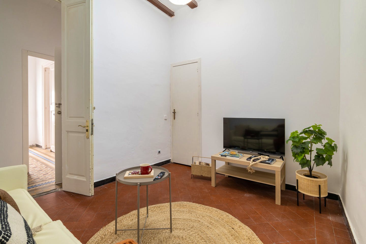 Modern Coliving Room in the Heart of Vibrant Ciutat Vella, Barcelona
