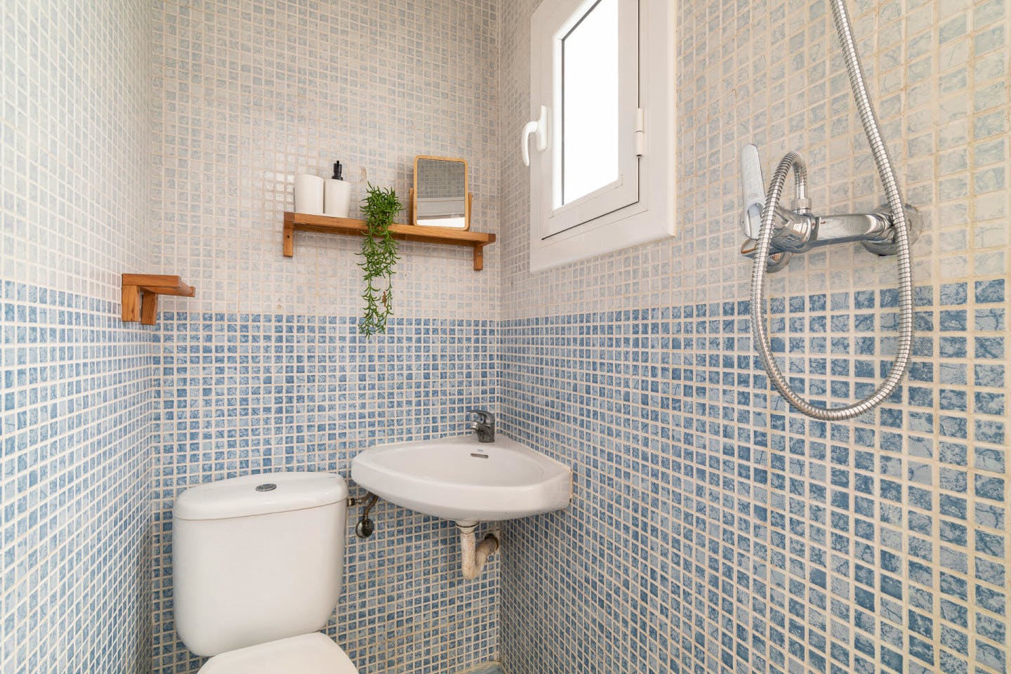 Modern Coliving Room in the Heart of Vibrant Ciutat Vella, Barcelona