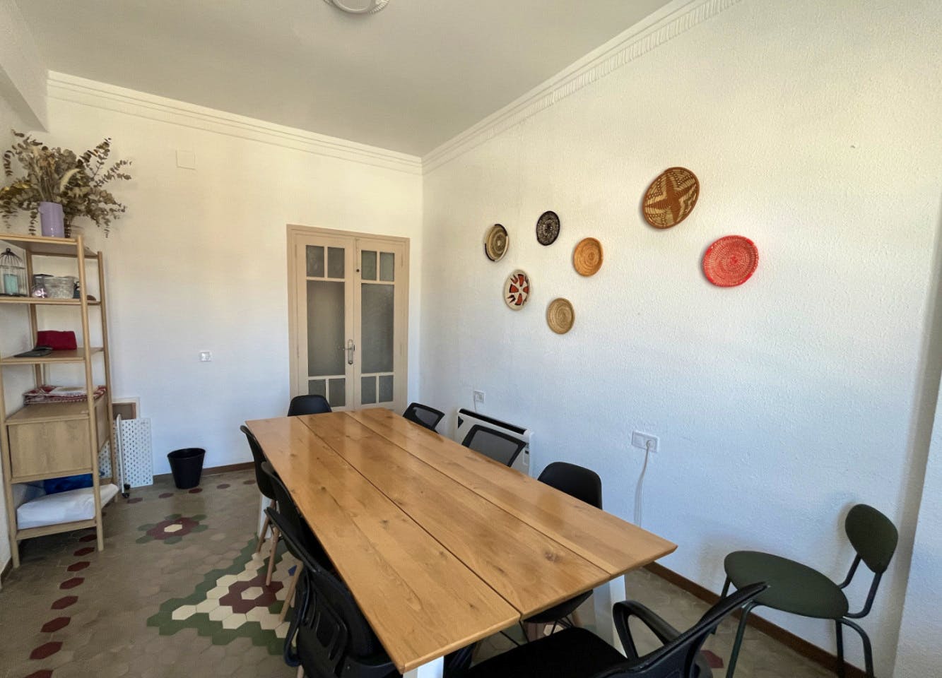 Vibrant Coliving Community for Digital Nomads in Central Valencia's L'Eixample