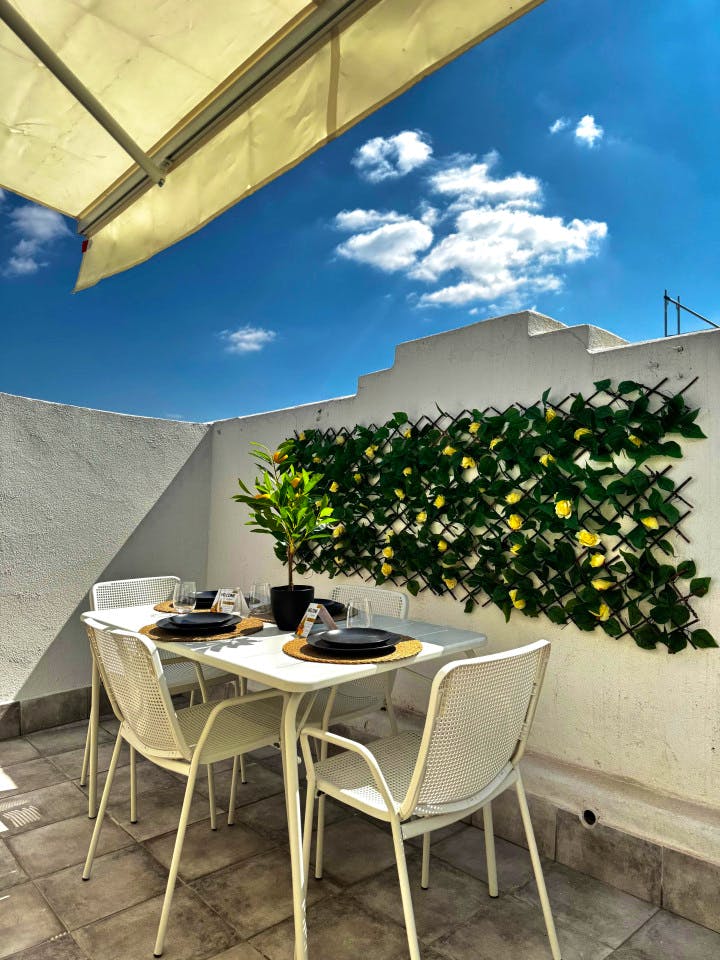 Spacious Coliving Apartment with Terrace in Vibrant Chamberí