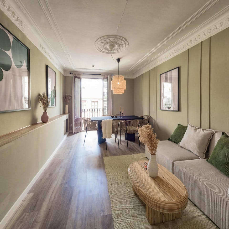 Renovated & Stylish apartment in El Born