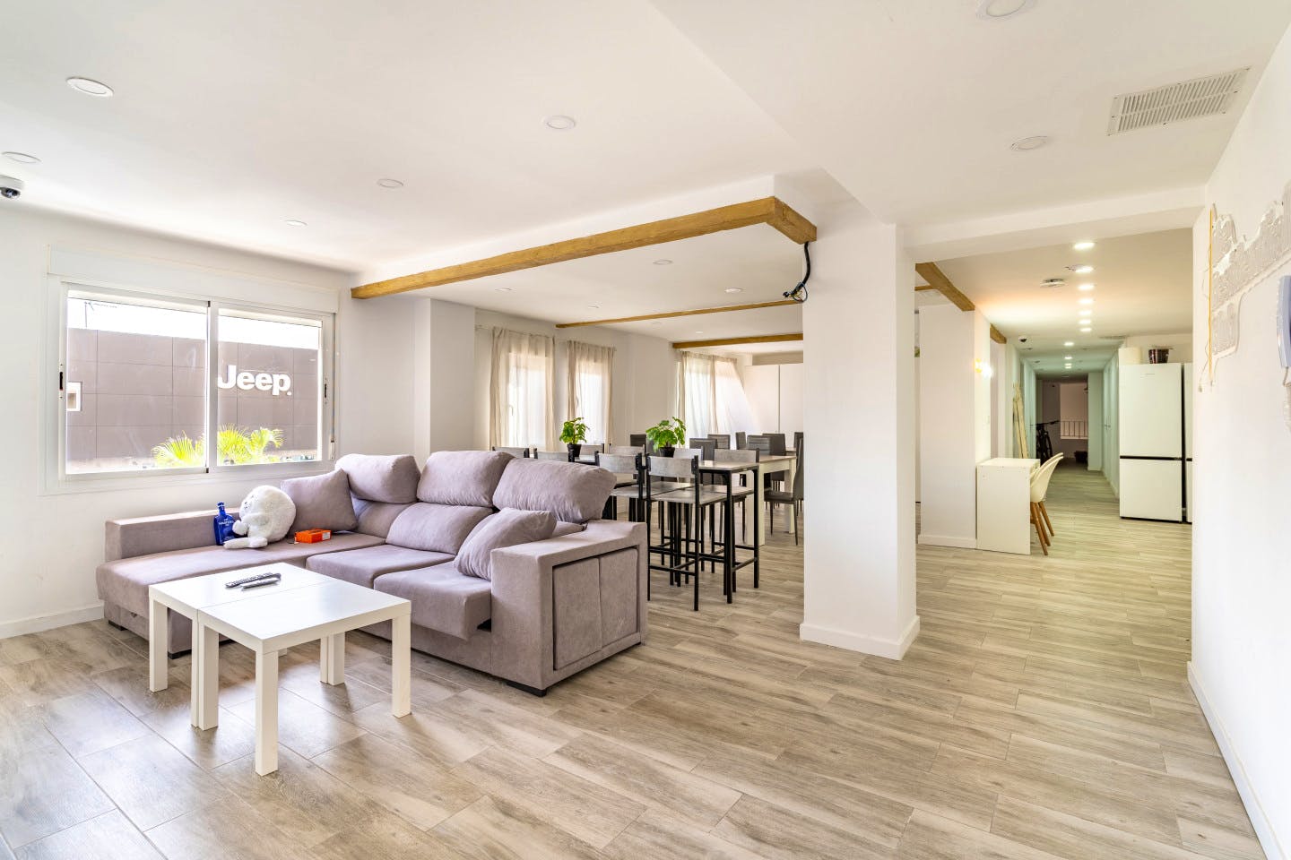Vibrant Coliving Community in Cruz de Humilladero with All-Inclusive Comfort and Events