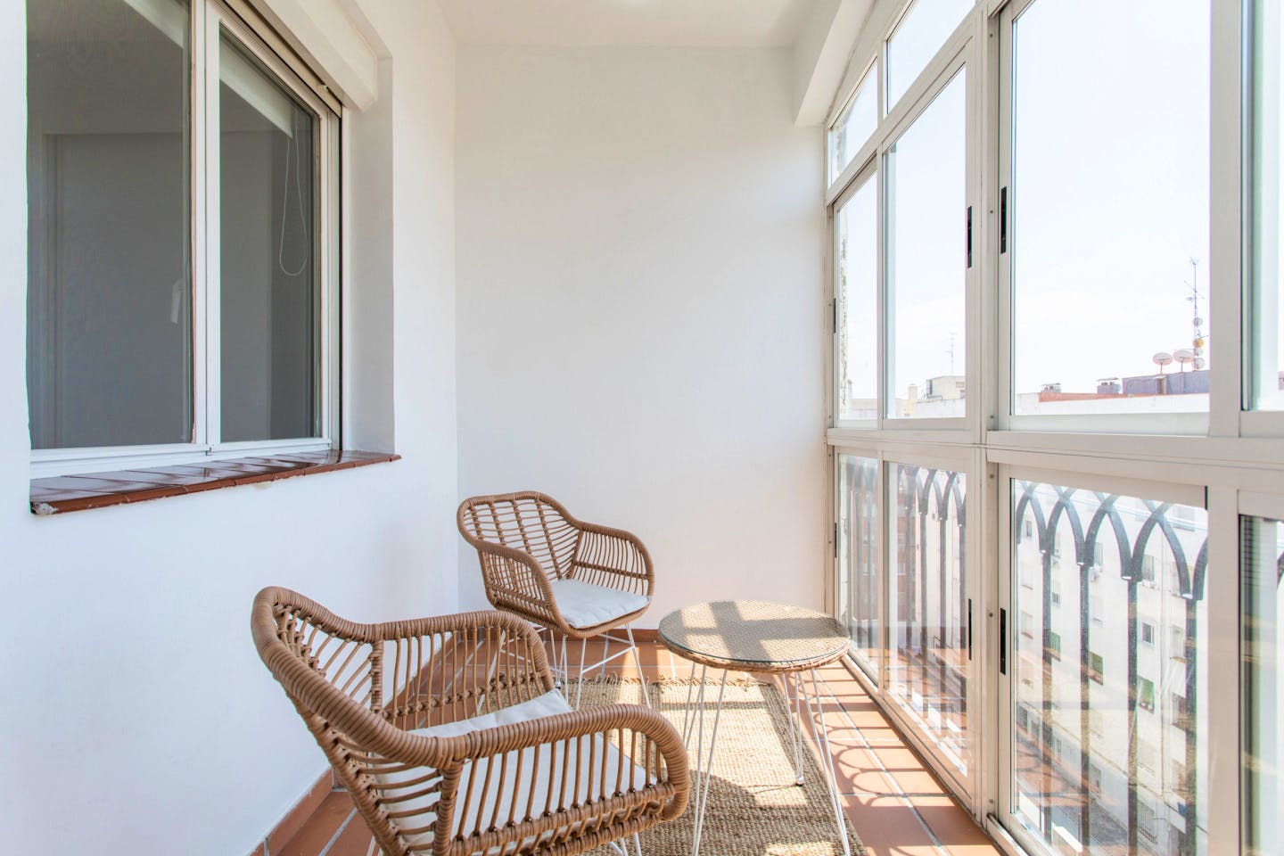 Spacious Coliving Apartment with Terraces in Vibrant Ibiza, Madrid