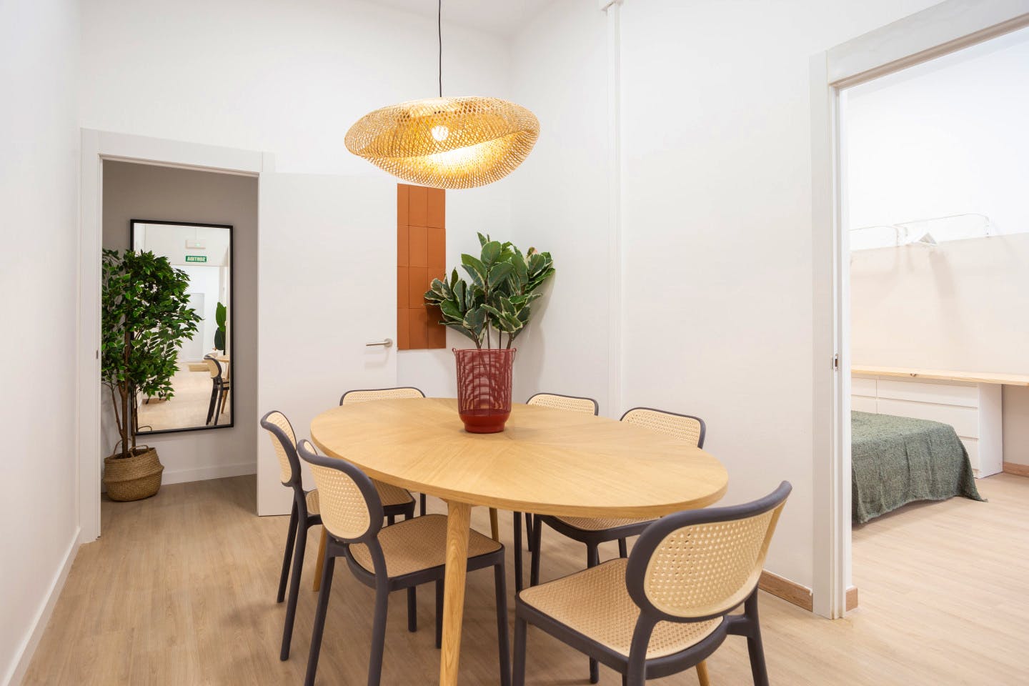 Modern Coliving in Eixample with Designer Amenities & Prime Location