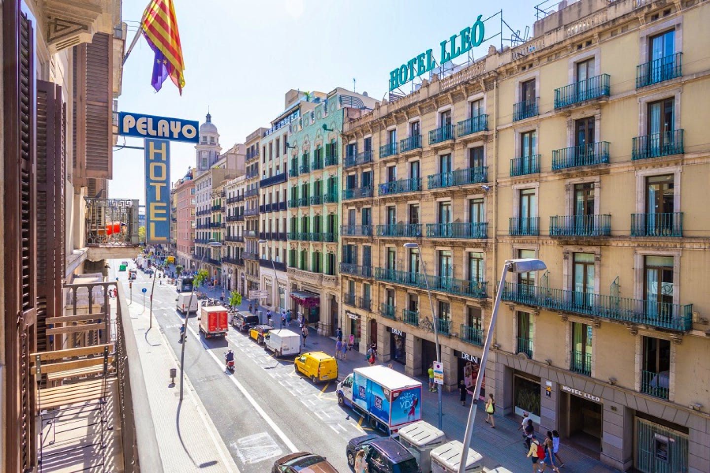 Modern Coliving in Eixample with Designer Amenities & Prime Location