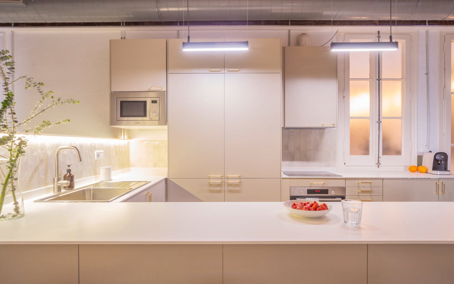 Spacious and Historic Coliving Apartment in the Heart of Ciutat Vella