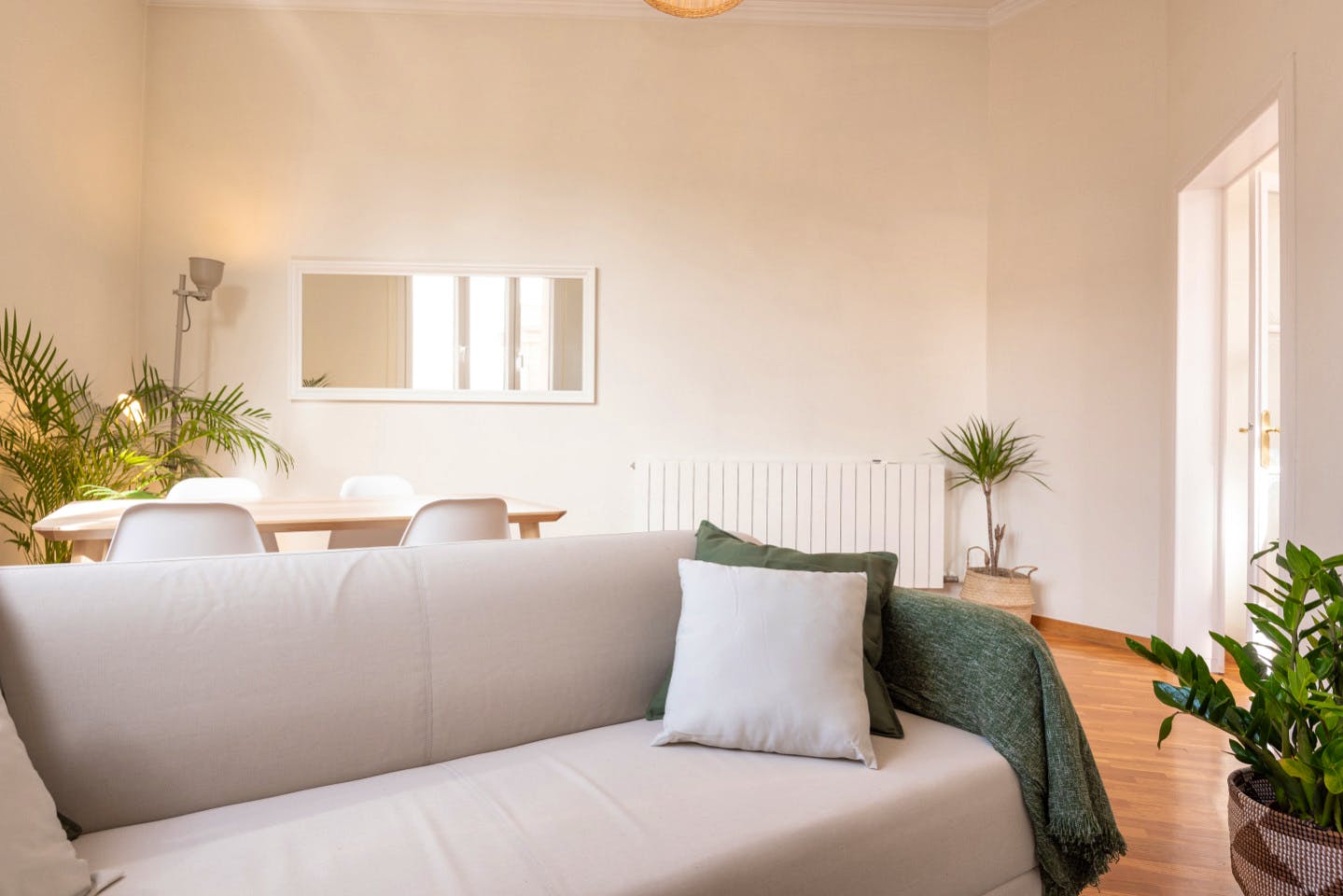Luxurious Penthouse Coliving with Terraces in Elegant Sant Gervasi