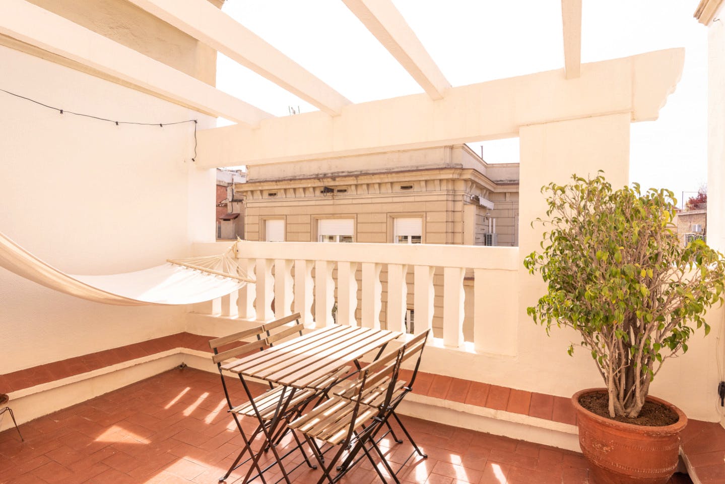 Luxurious Penthouse Coliving with Terraces in Elegant Sant Gervasi