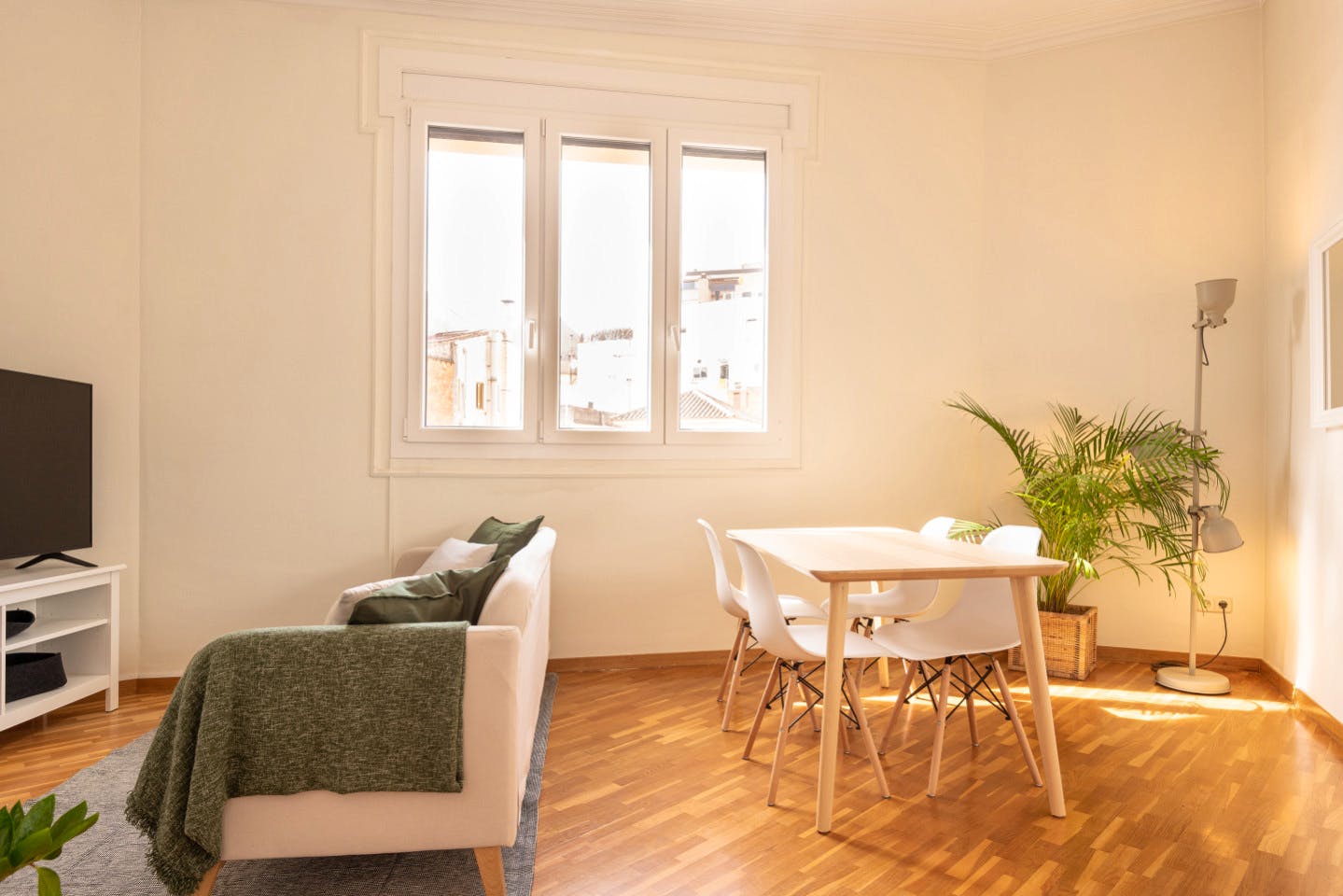 Luxurious Penthouse Coliving with Terraces in Elegant Sant Gervasi
