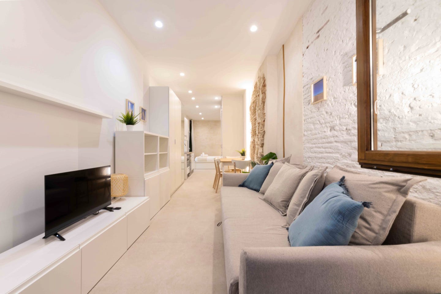 Gorgeous apartment near Central Market