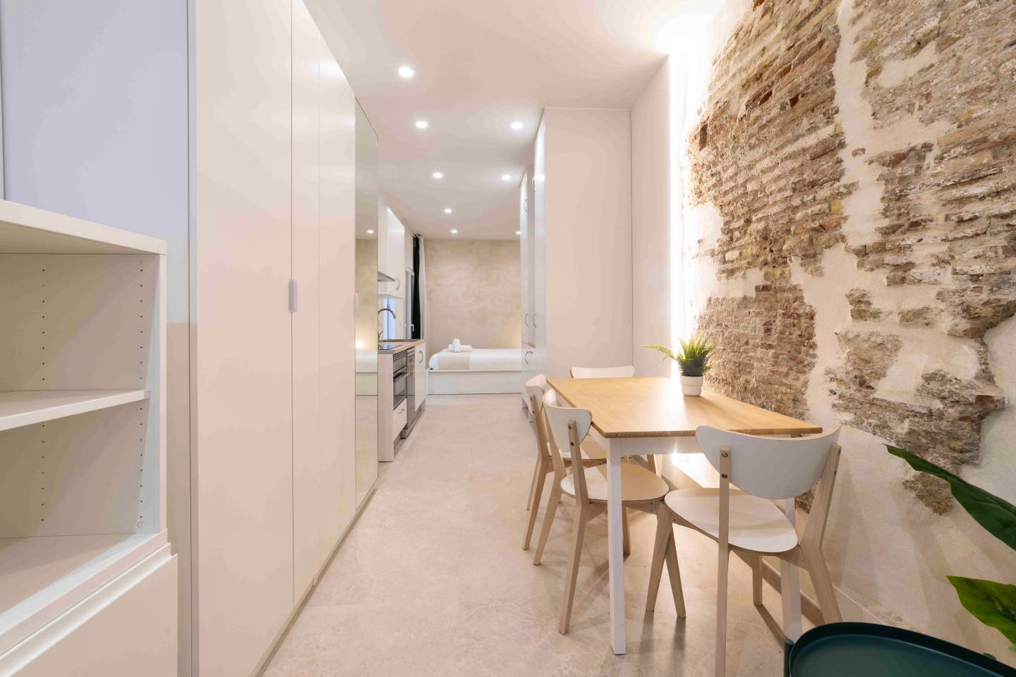Gorgeous apartment near Central Market