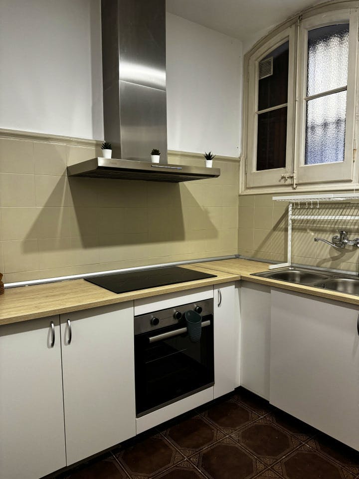Modern apartment located in the charming and vibrant neighborhood of Gràcia