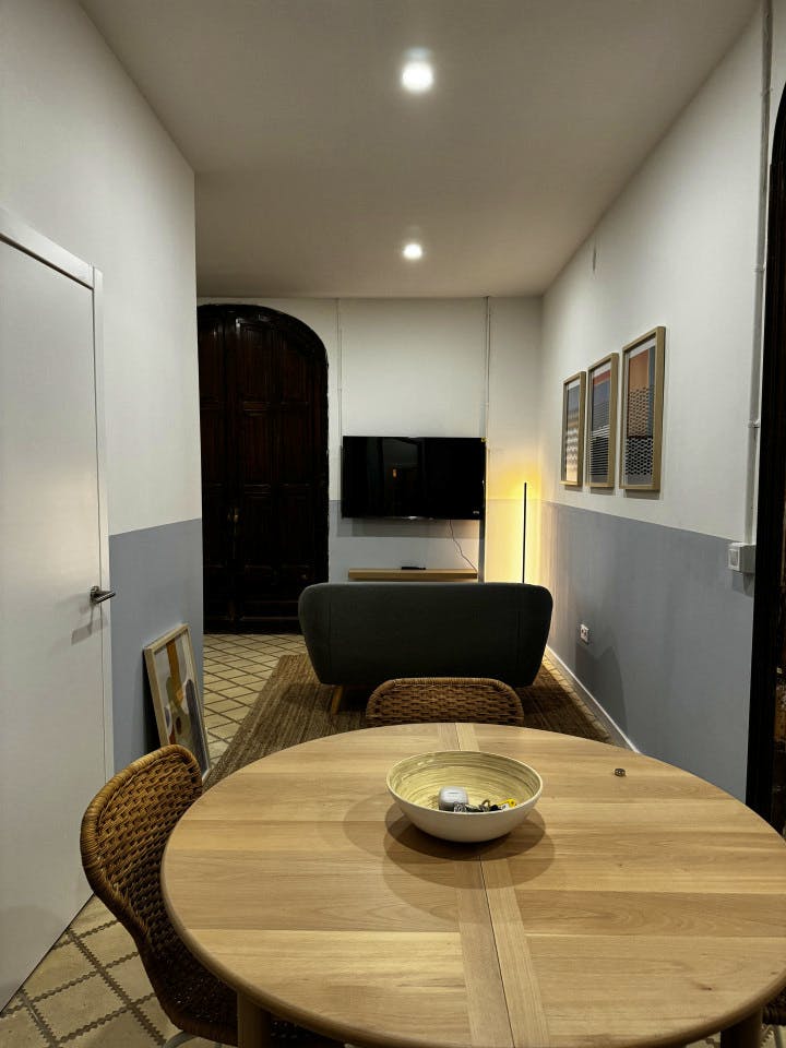 Modern apartment located in the charming and vibrant neighborhood of Gràcia