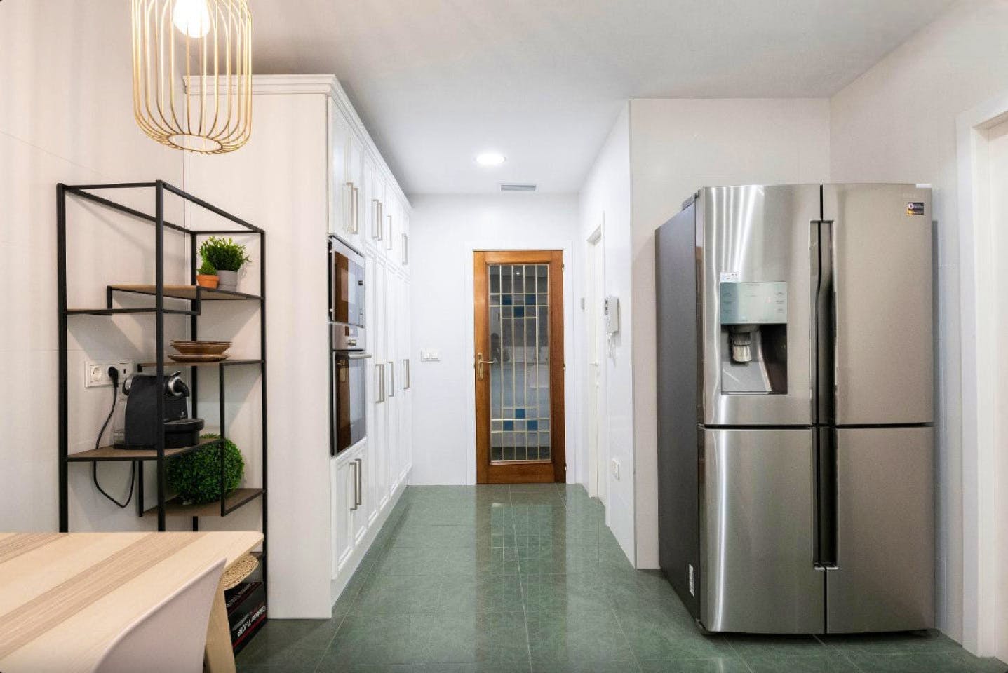 Bright & Vintage Style House w/ Terrace