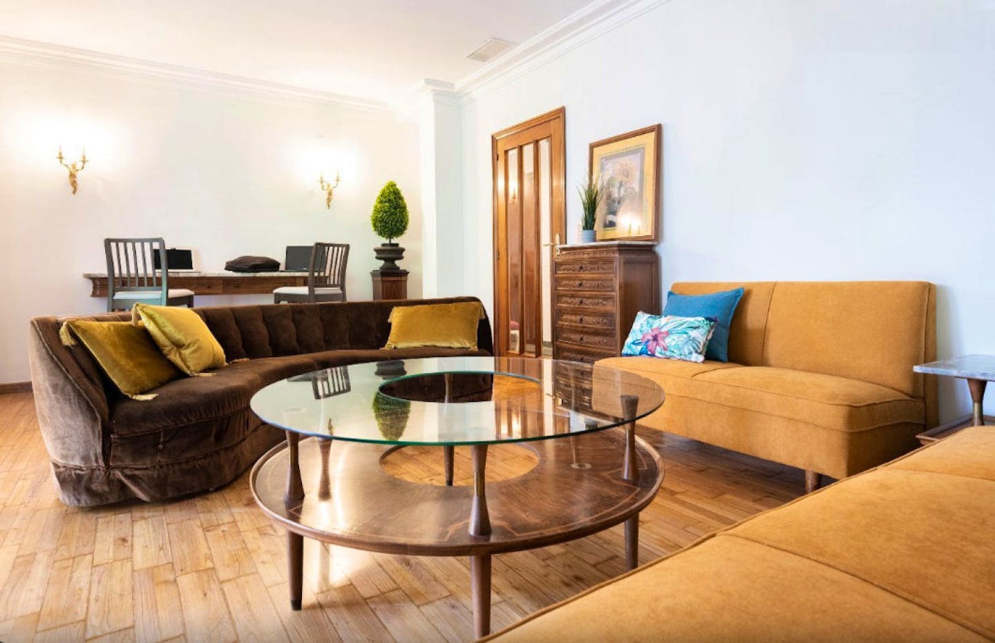 Bright & Vintage Style House w/ Terrace