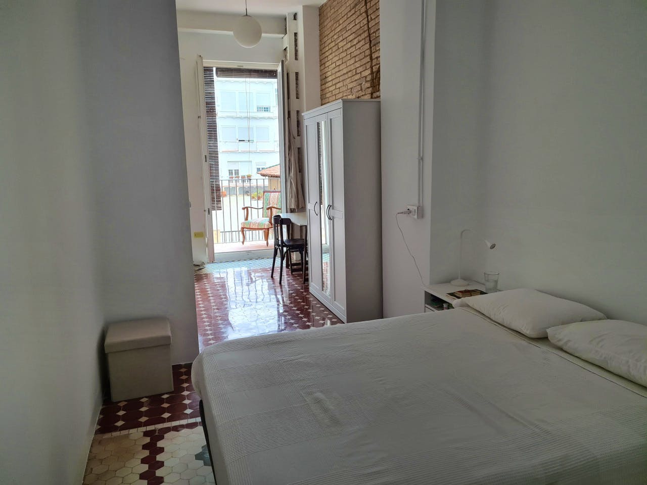 Comfortable Vibrant House w/ Coworking + Outdoor Areas + River deck