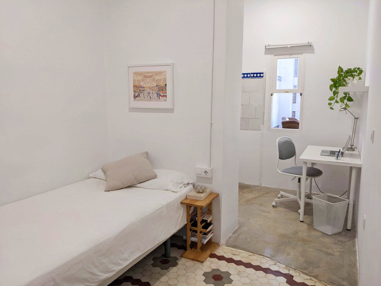 Comfortable Vibrant House w/ Coworking + Outdoor Areas + River deck