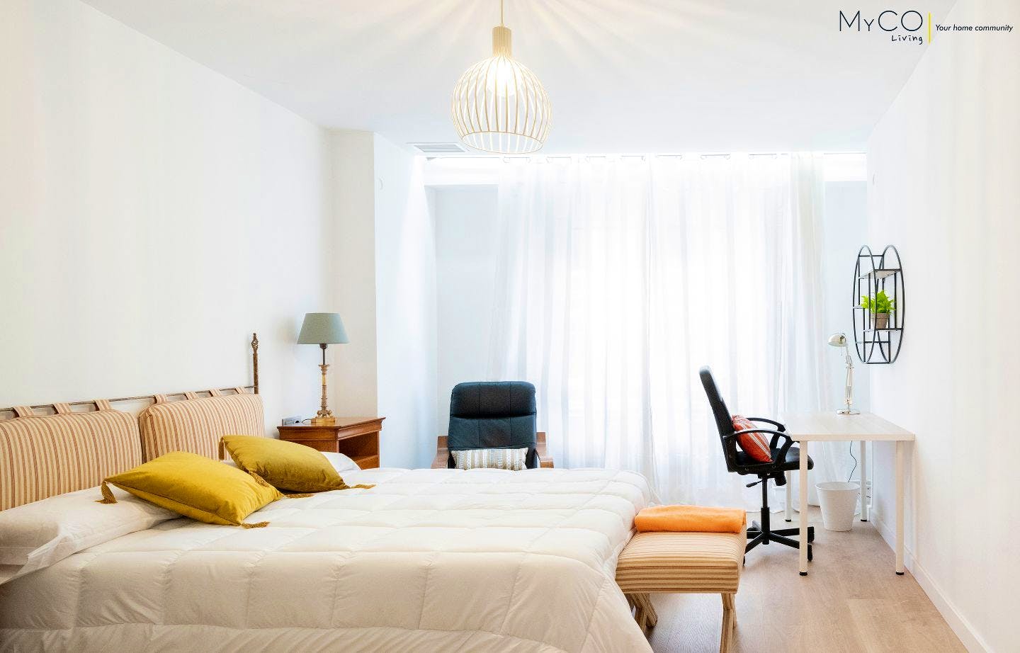 Bright & Vintage Style House w/ Terrace