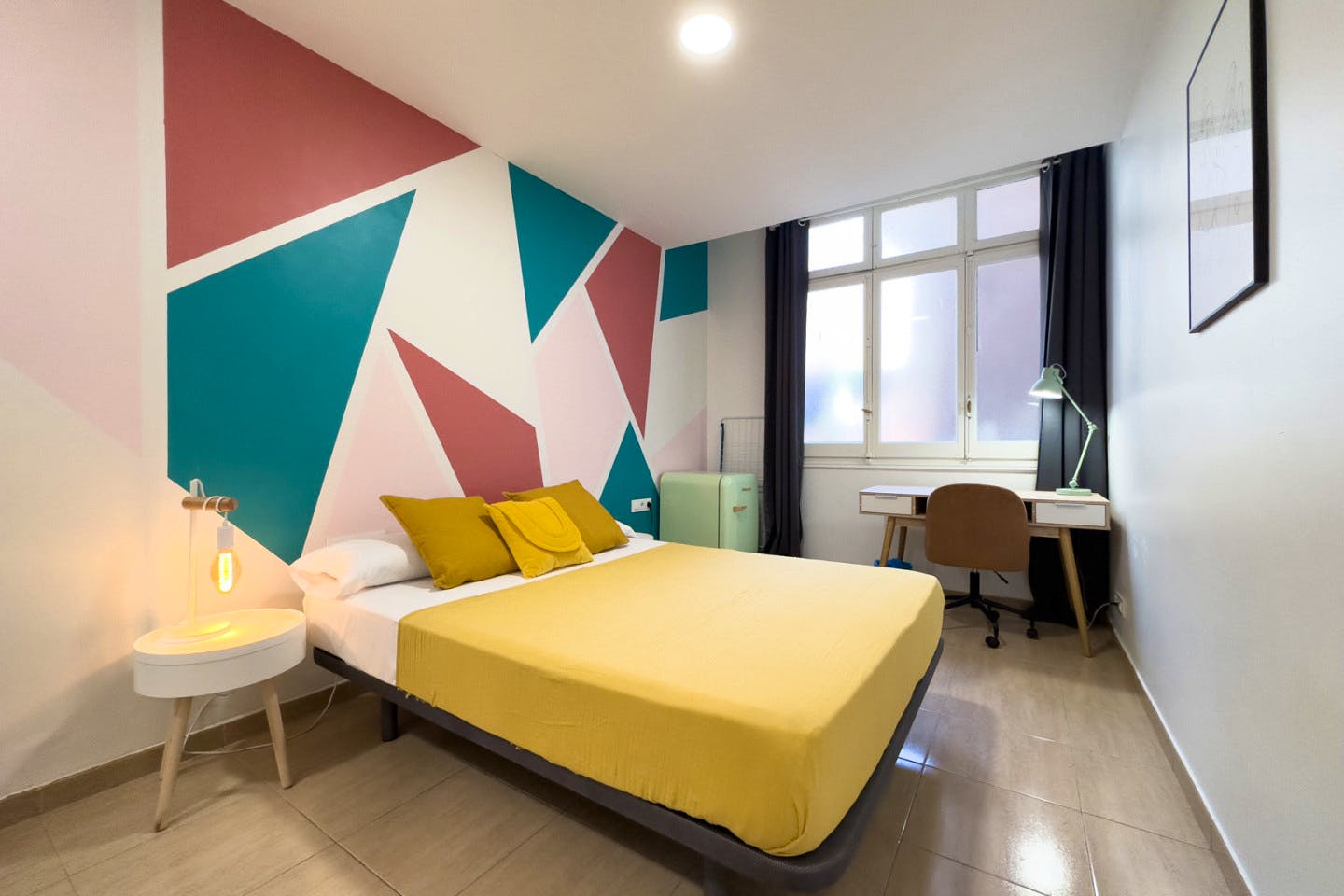 Vibrant apartment near Placeta del Pi