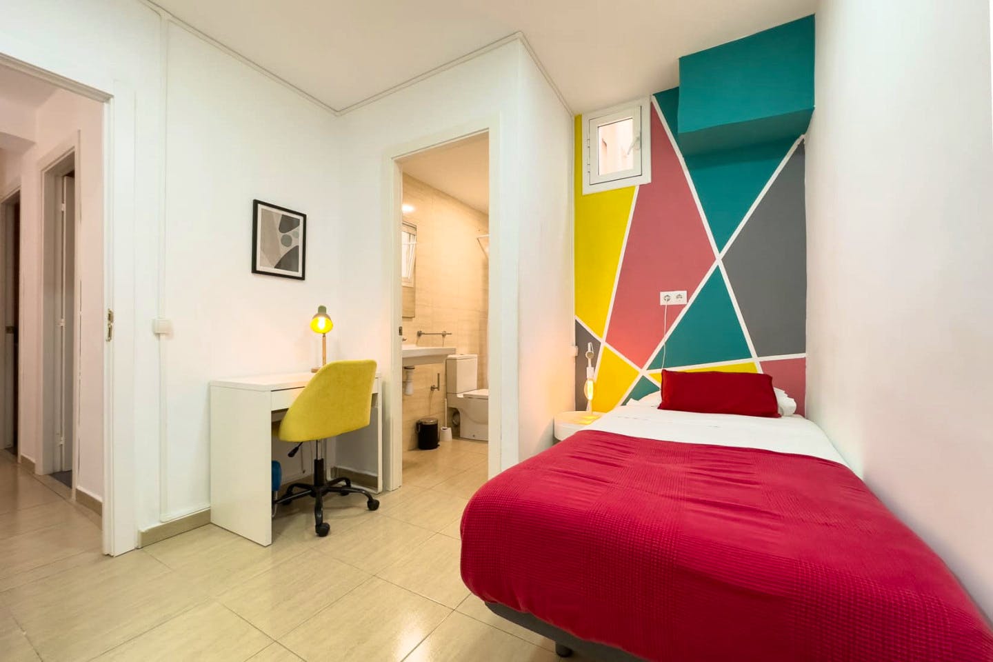 Vibrant apartment near Placeta del Pi
