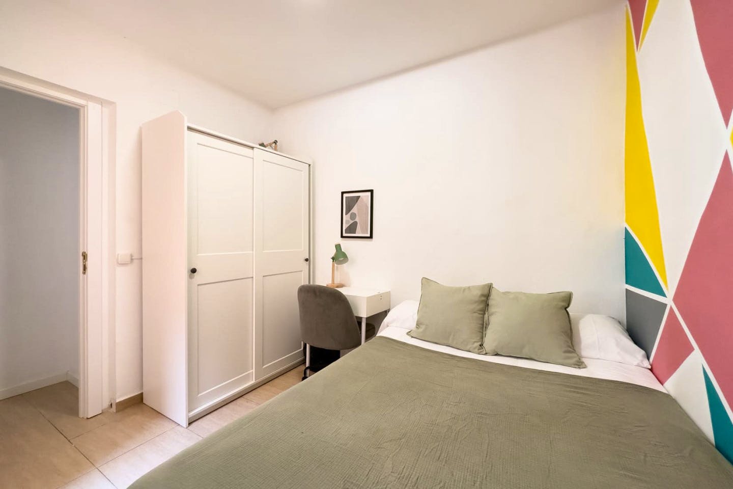 Vibrant apartment near Placeta del Pi