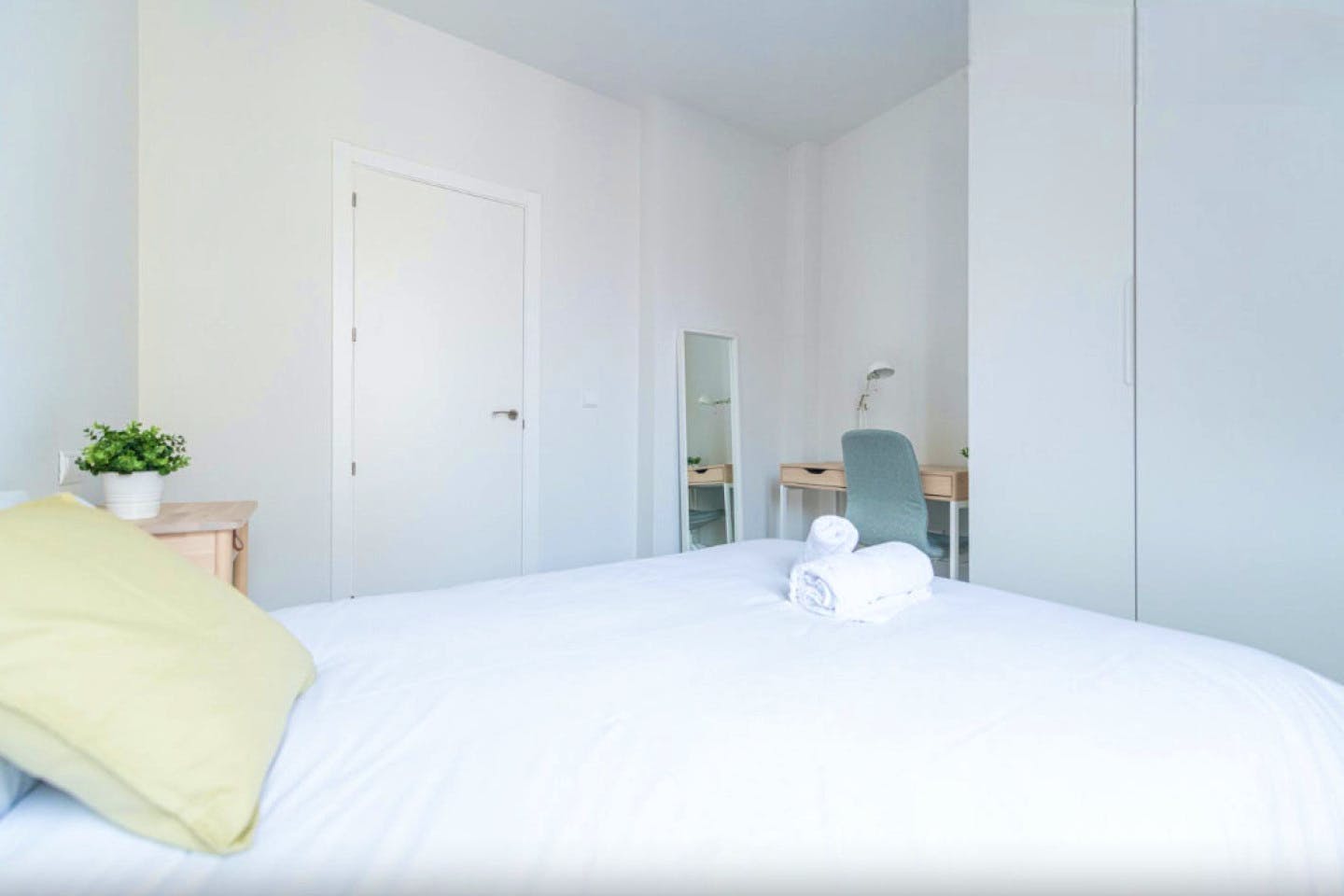 Renovated Stunning Complex w/ Workspaces + Terrace