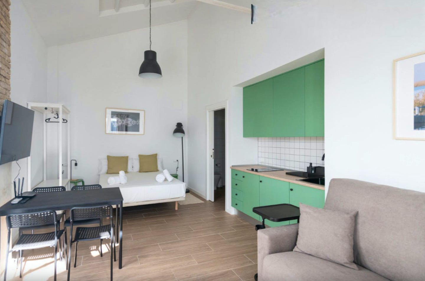 Renovated Stunning Complex w/ Workspaces + Terrace