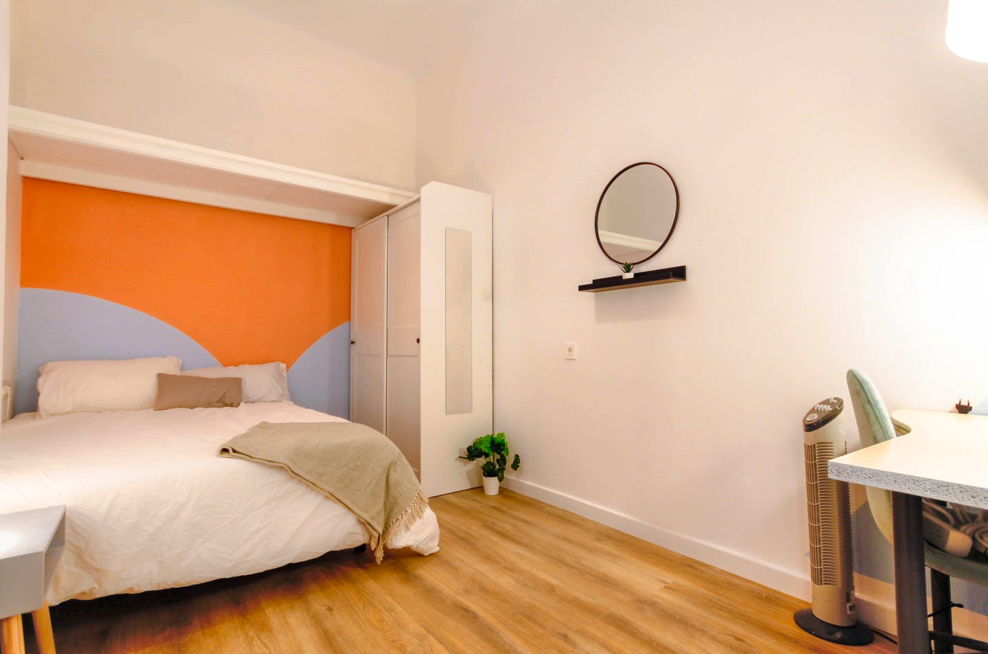 Stylish apartment 3 minutes from Drassanes Metro Station