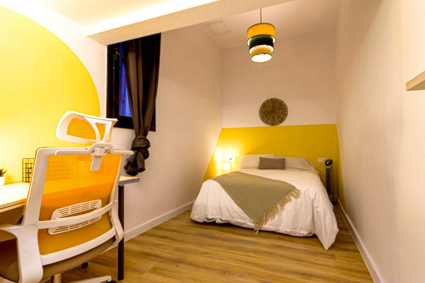Stylish apartment 3 minutes from Drassanes Metro Station